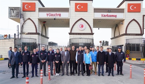 Göç İdaresi Başkanı Atilla Toros, Kilis ve Gaziantep’te Bulunan Kara Hudut Kapılarını Ziyaret Ederek Gönüllü Geri Dönüş Çalışmalarını İnceledi